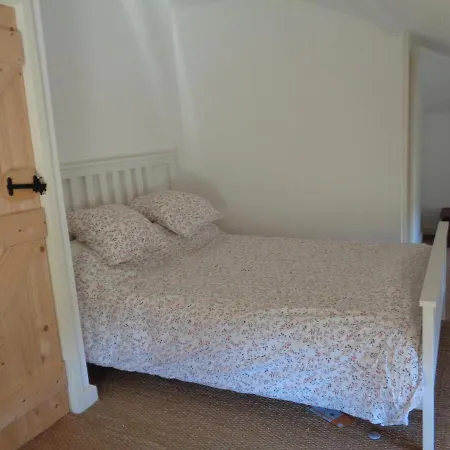 The Mad Hatters Kitchen Caunay