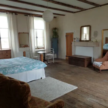 Séjour à la campagne The Mad Hatters Kitchen Caunay