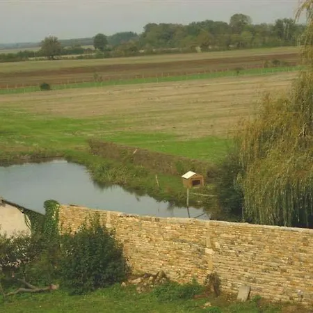 The Mad Hatters Kitchen Séjour à la campagne Caunay