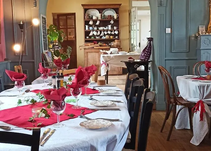 The Mad Hatters Kitchen Casa de Campo *