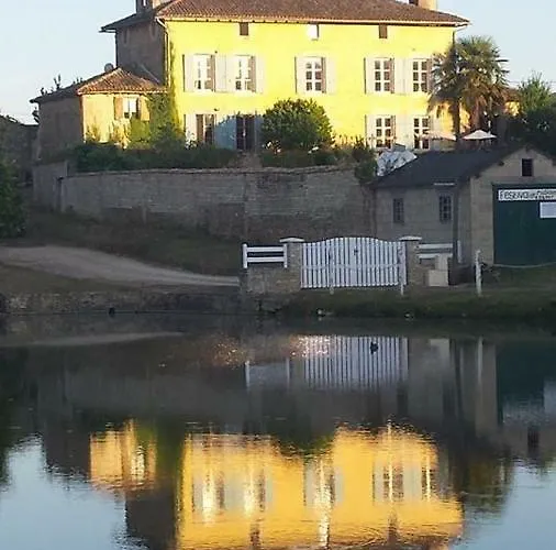 The Mad Hatters Kitchen * Chaunay